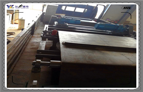 永磁除鐵器,永磁自卸式除鐵器,永磁自卸式除鐵器技術參數 永磁除鐵器,永磁自卸式除鐵器,永磁自卸式除鐵器技術參數