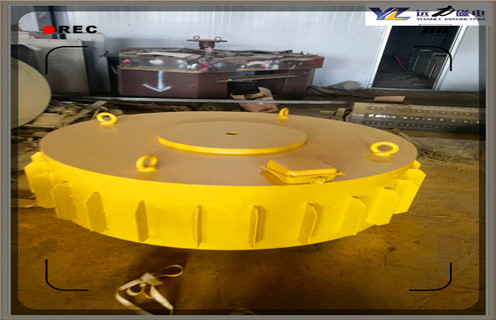 什麼結構設計用於濕懸浮電磁除鐵器？