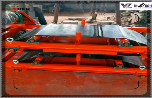 電磁除鐵器,自卸式電磁除鐵器,自卸式電磁除鐵器生產廠家,北京自卸式電磁鐵除鐵器生產廠家 電磁除鐵器,自卸式電磁除鐵器,自卸式電磁除鐵器生產廠家,北京自卸式電磁鐵除鐵器生產廠家